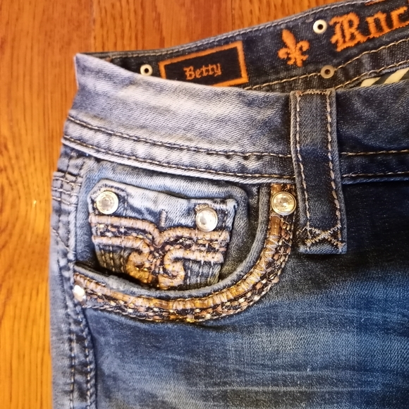 😍🥰New 'Betty' boot Rock Revival jeans🥰😍 - Picture 9 of 11
